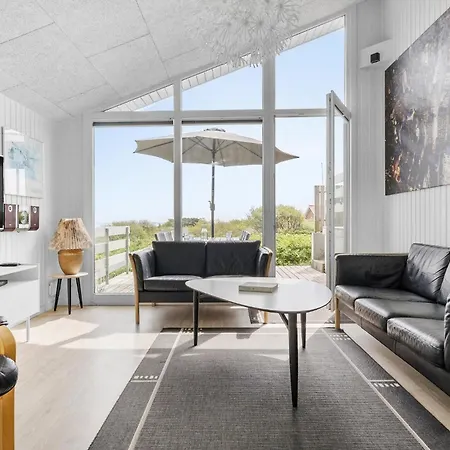 Holiday home Pet Friendly In Hvide Sande With Wifi *
